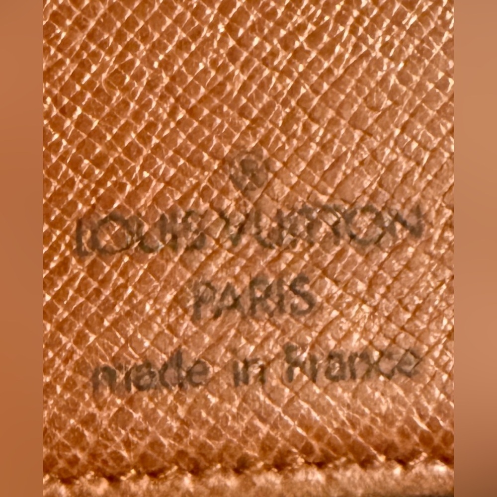 Louis Vuitton Monogram Porte
Cartes Brazza Credit Yen Bifold Long Wallet Unisex - Picture 13 of 14